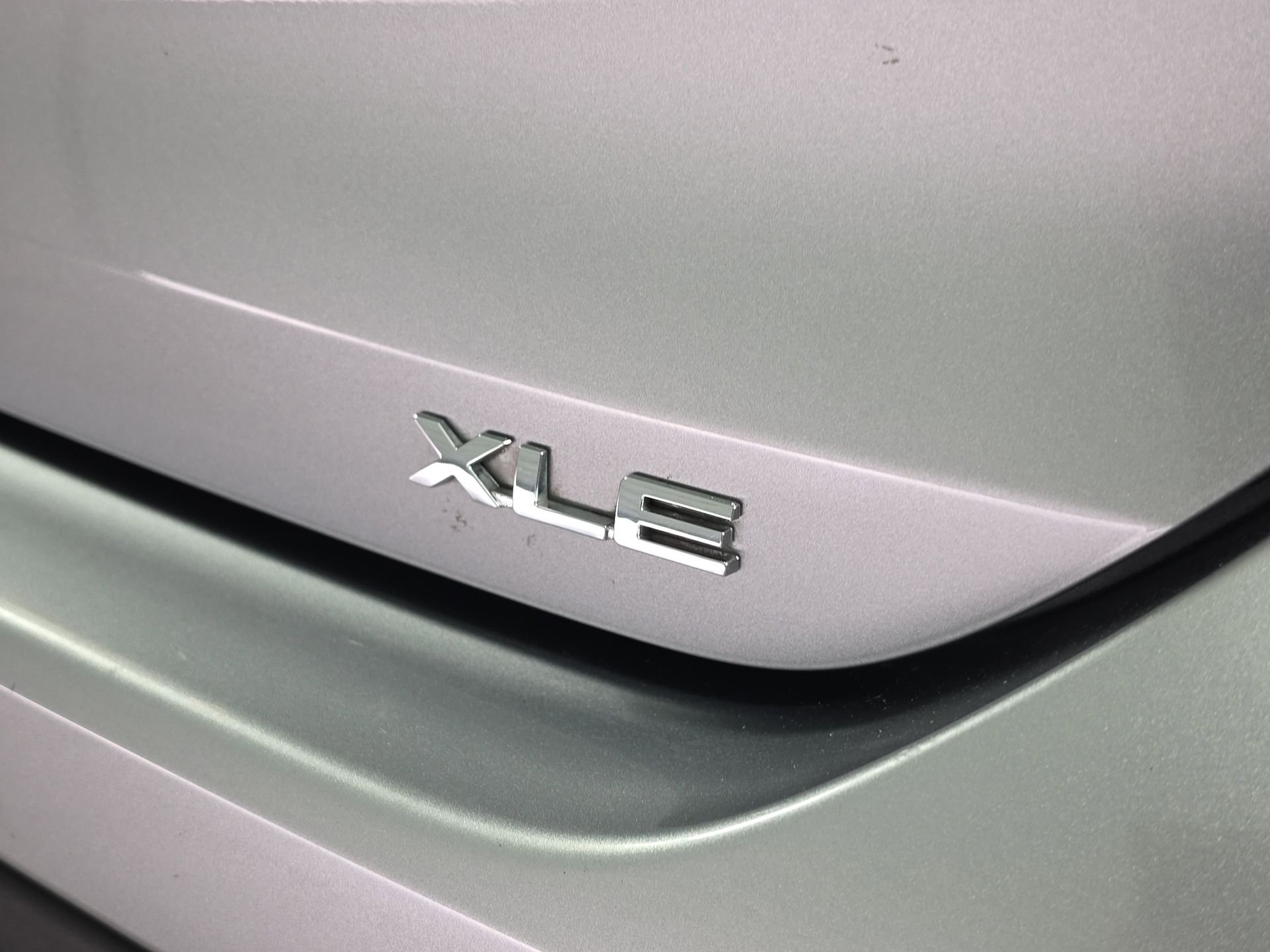 Used 2022 Silver Toyota XLE image 11