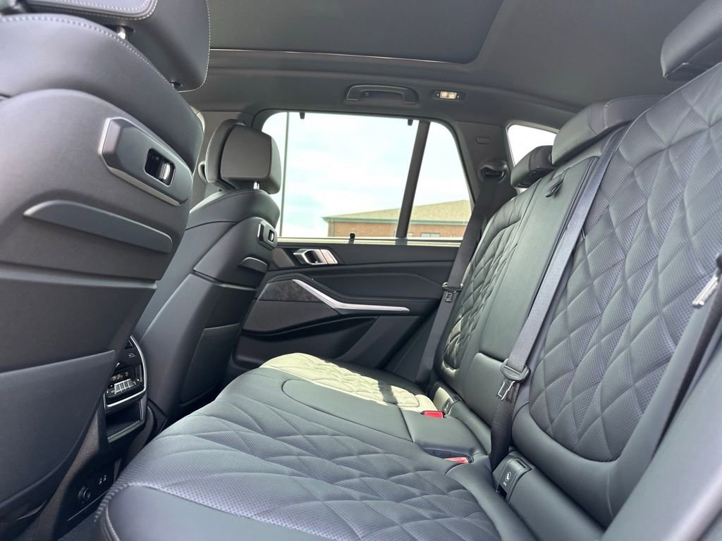 New 2026 Carbon Black Metallic BMW xDrive50e image 19