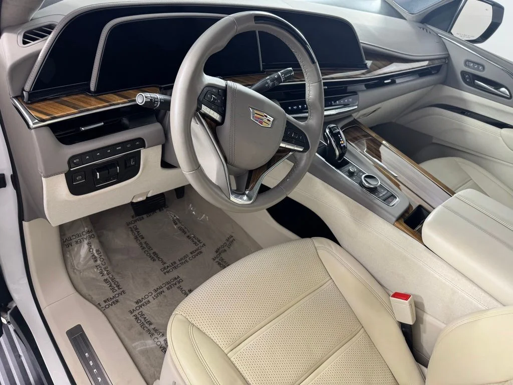 Used 2024 Crystal White Tricoat Cadillac Sport Platinum image 14