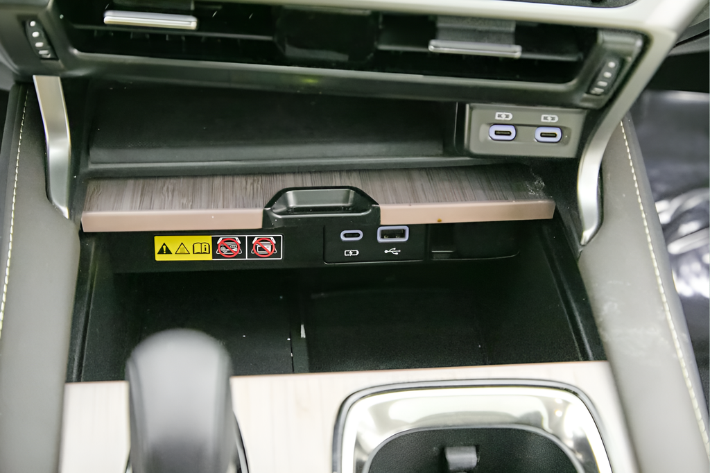 Used 2024 Mica Lexus 350 Premium image 24