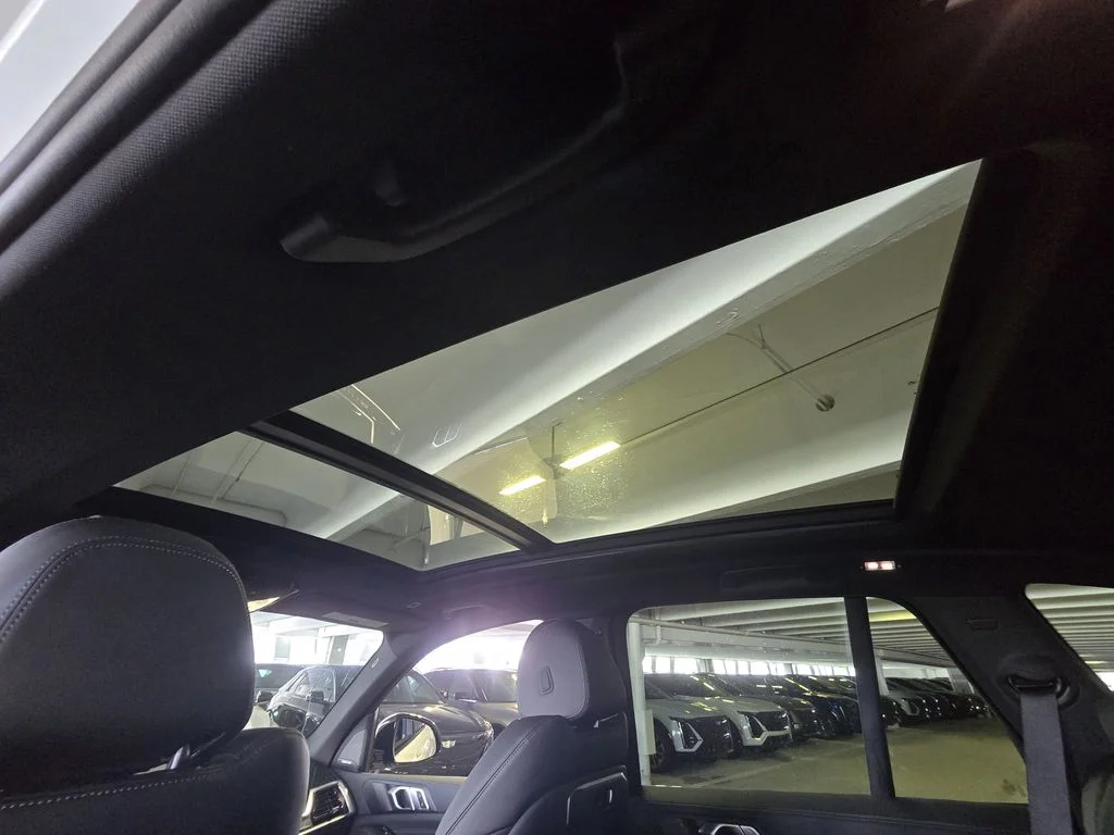 Used 2026 White BMW sDrive40i image 11