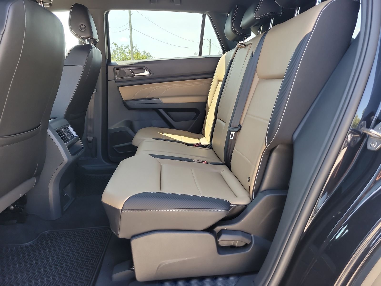 2023 Volkswagen Atlas Cross Sport SE w/Tech - Photo 12