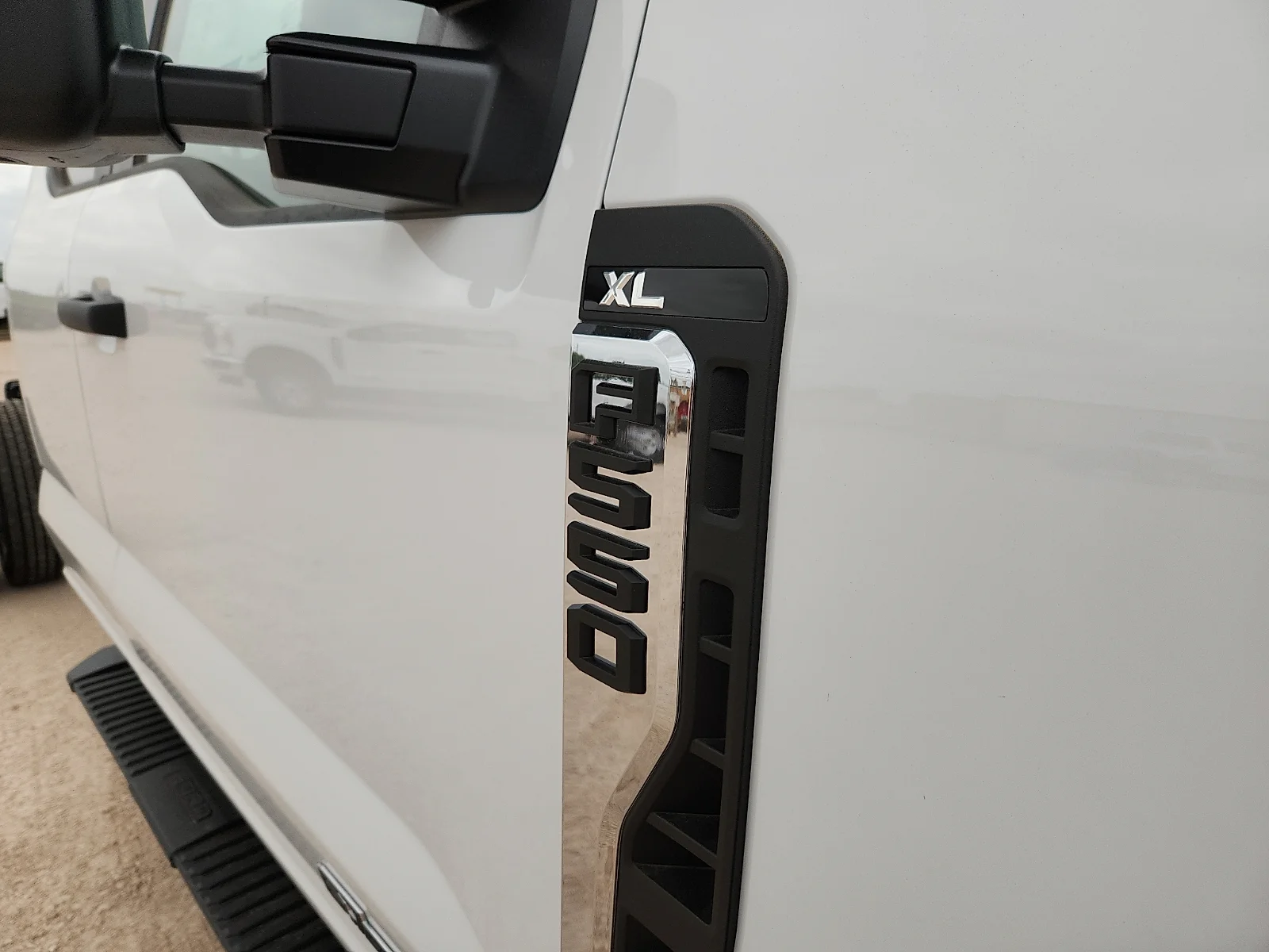 New 2026 Oxford White Ford XL image 10