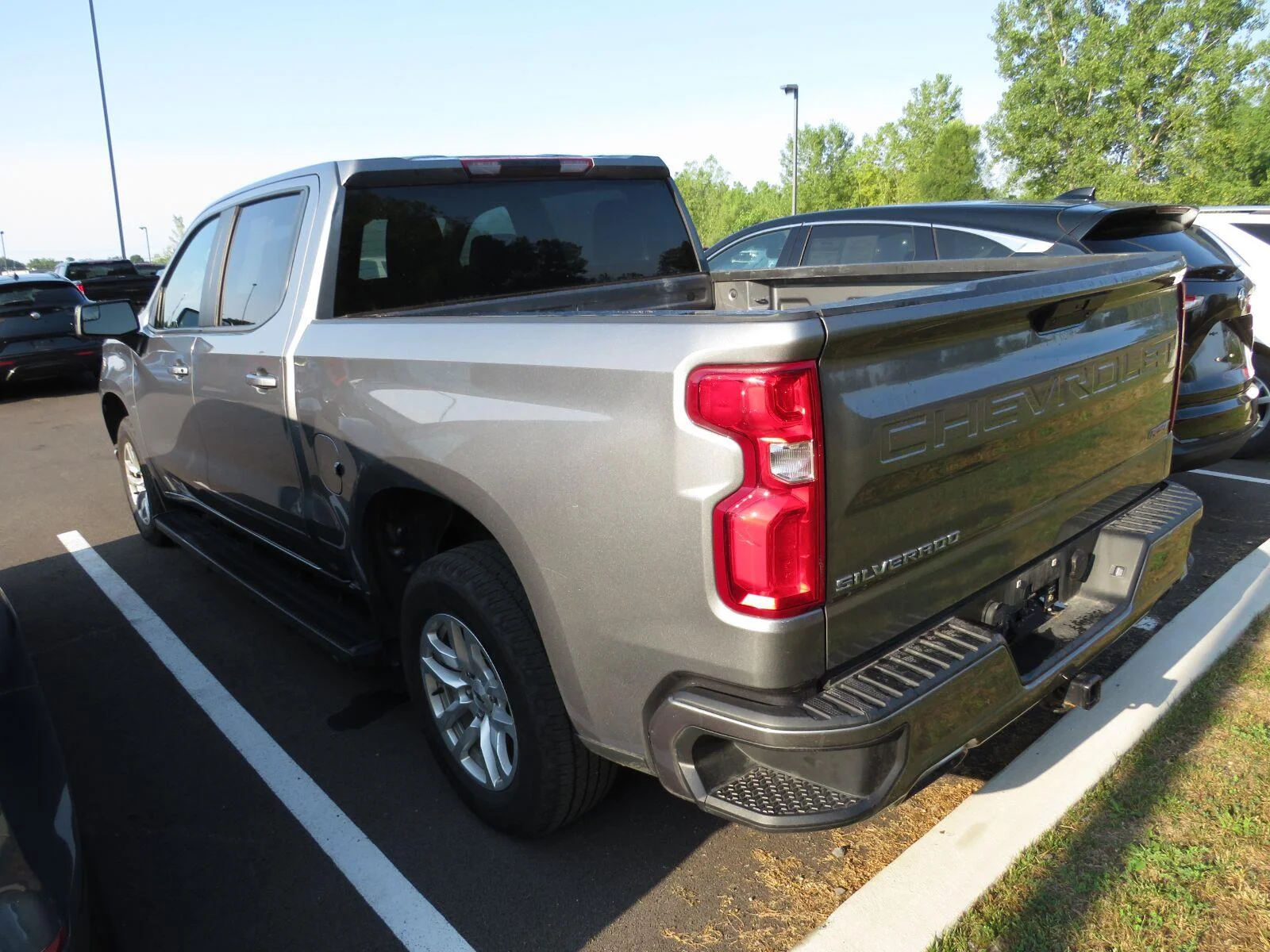 Used 2021 SATIN STEEL METALLIC Chevrolet RST image 9