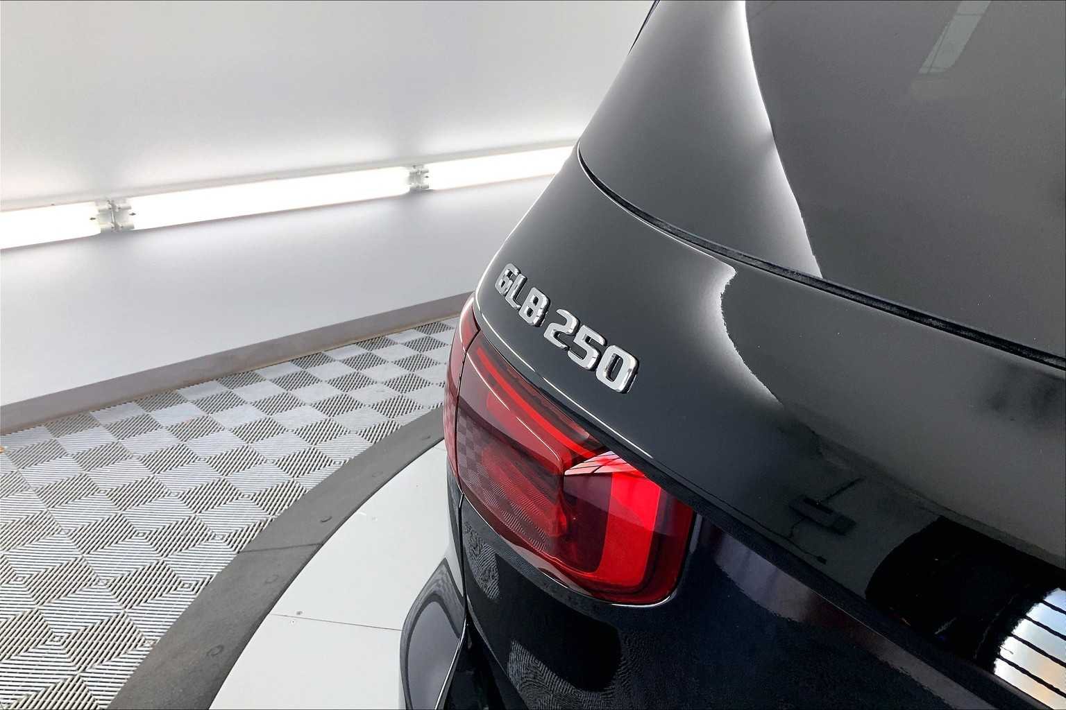 New 2026 Night Black Mercedes-Benz GLB 250 image 7