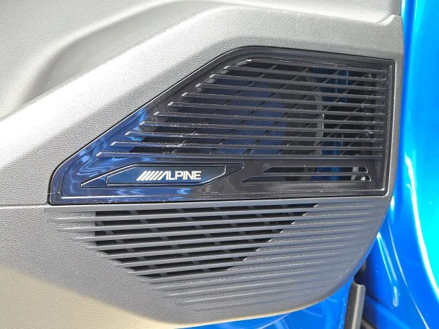 New 2026 Hydro Blue Pearl-Coat Exterior Paint Jeep Limited image 20