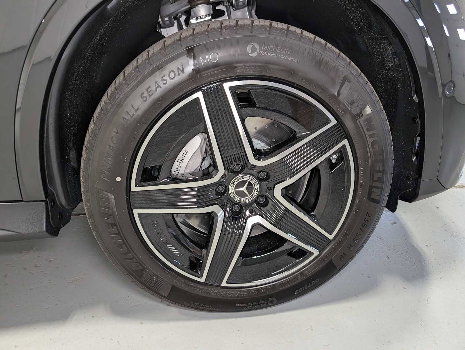New 2026 Graphite Grey Metallic Mercedes-Benz GLC 300 image 3