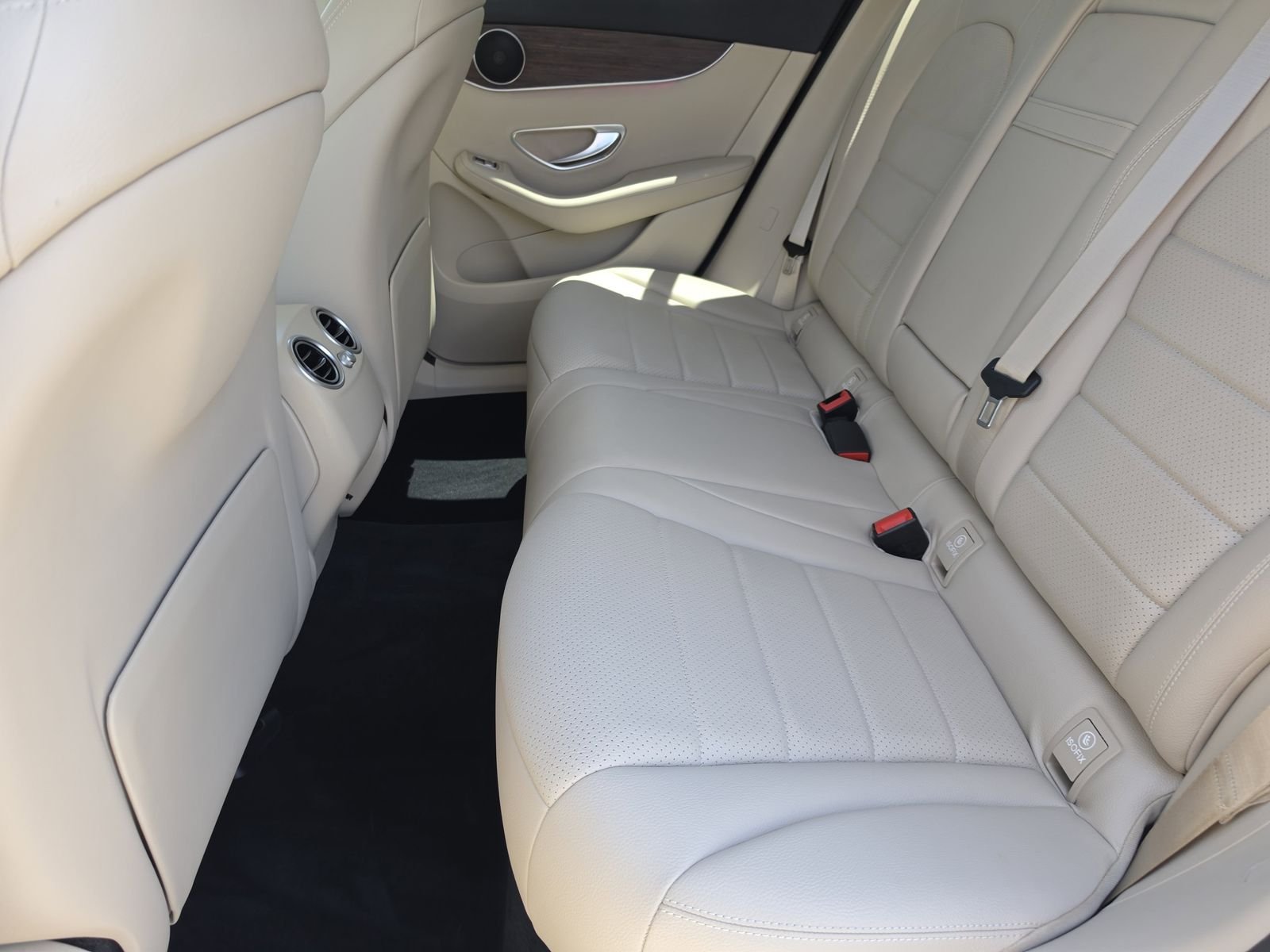 2022 Mercedes-Benz GLC GLC300 - Photo 18
