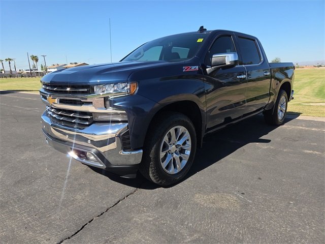 2022 Chevrolet Silverado 1500 LTZ photo 2