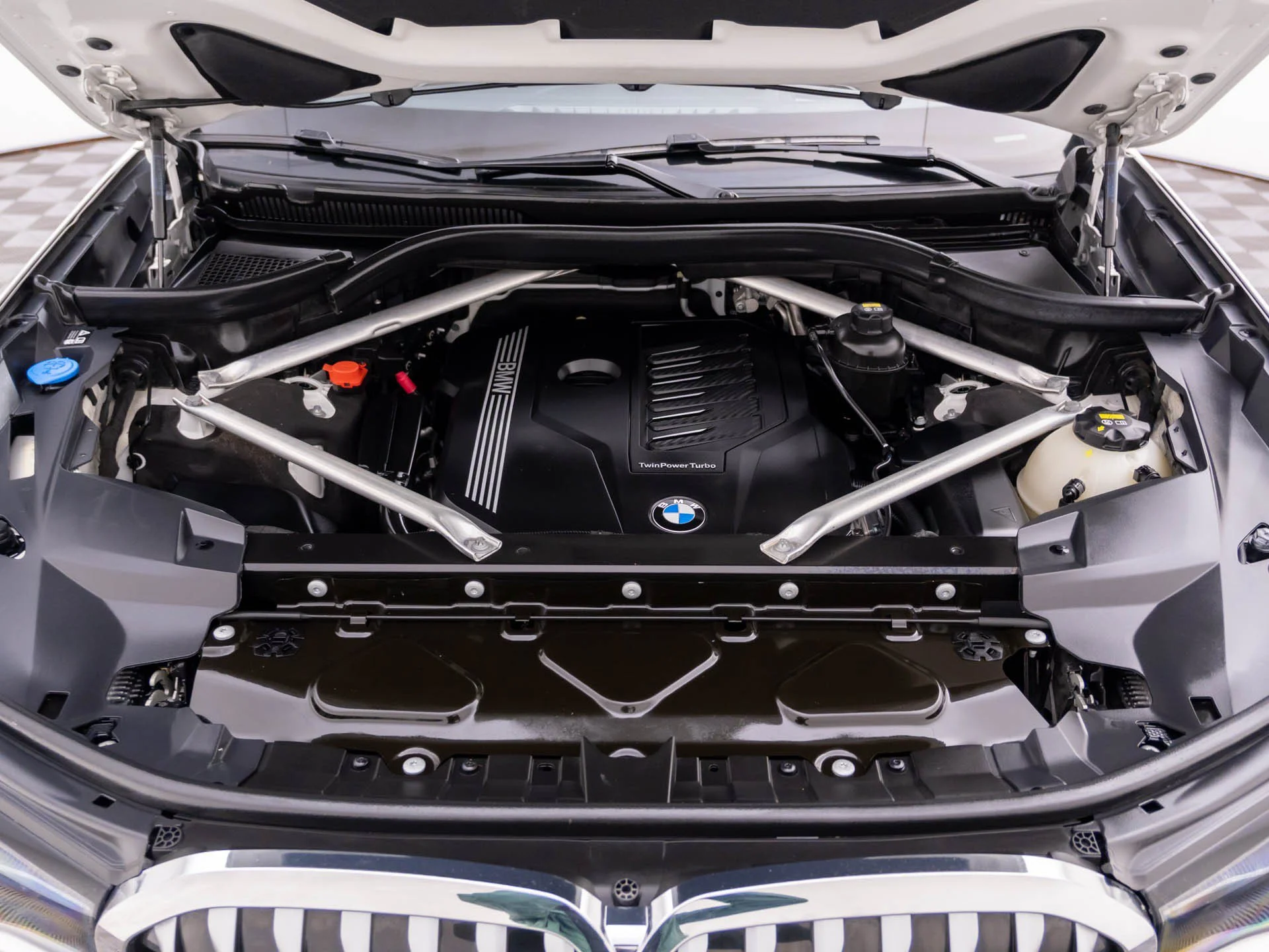 Used 2020 White BMW xDrive40i image 33