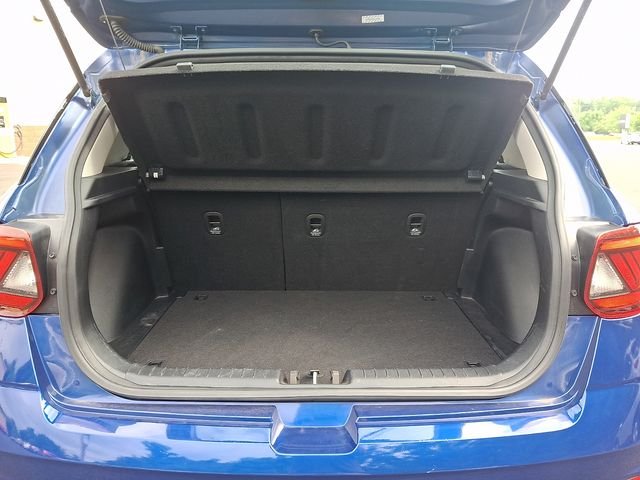 Used 2022 Blue Hyundai SE image 30