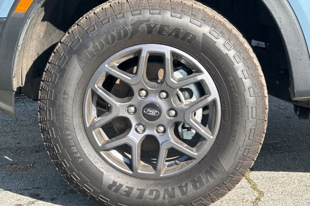 New 2025 Azure Gray Metallic Ford XLT image 24