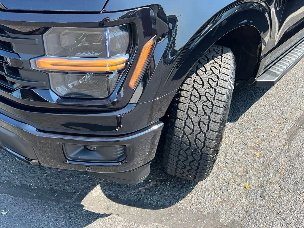 New 2026 Agate Black Metallic Ford XLT image 3
