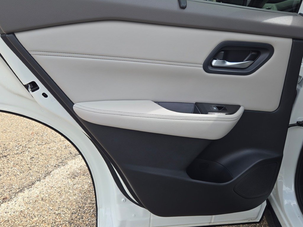 Used 2023 White Nissan SV image 20