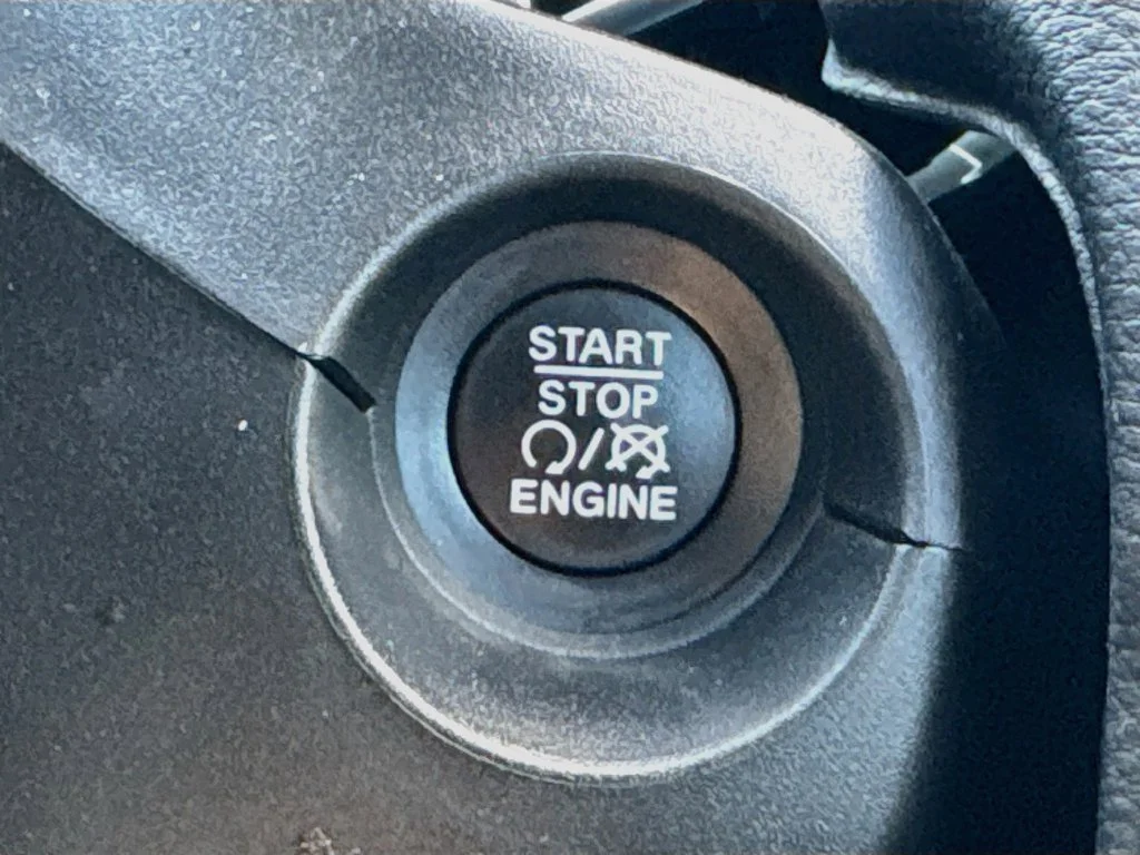 Used 2020 Blue Jeep Latitude image 20