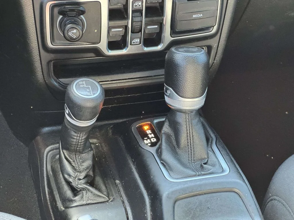 Used 2022 Blue Jeep Unlimited Sport Altitude image 21