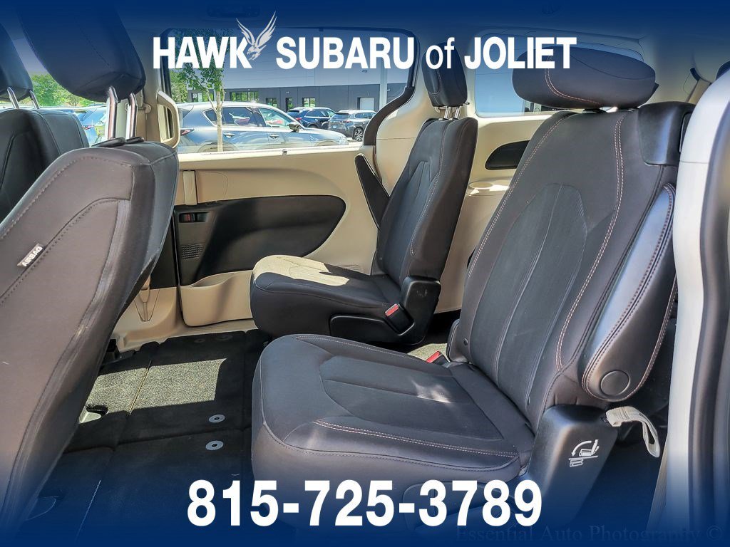 Used 2018 Billet Silver Metallic Clearcoat Chrysler Touring Plus image 11