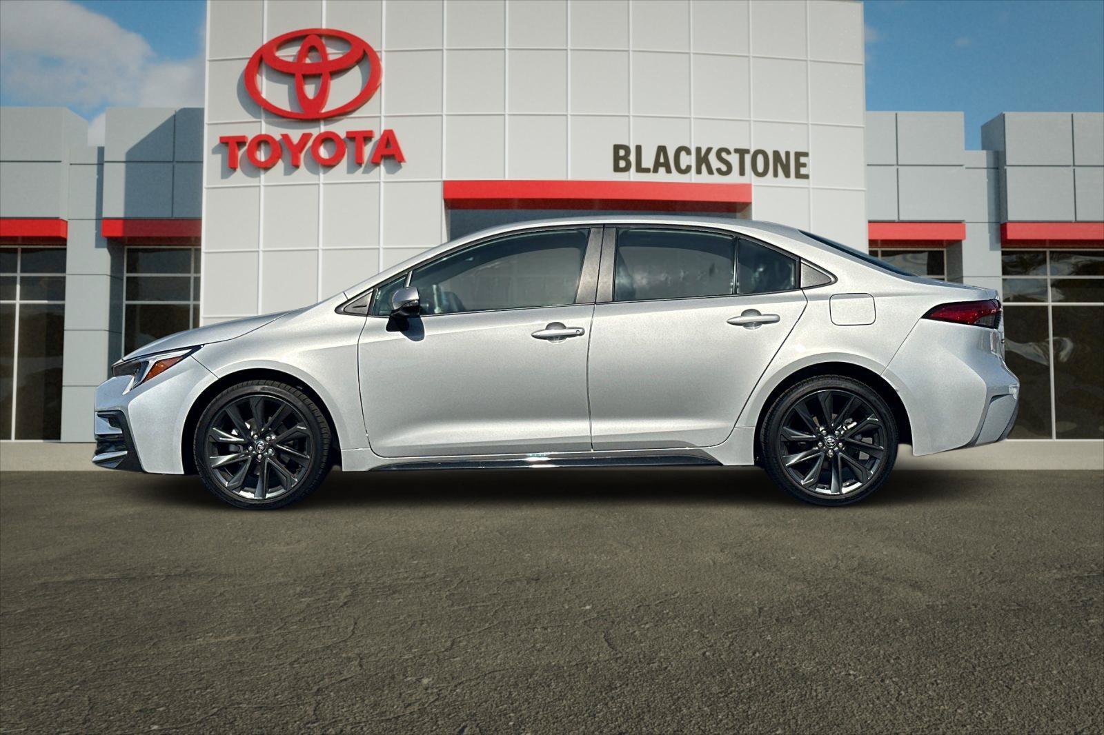 2026 Toyota Corolla XSE - Photo 6