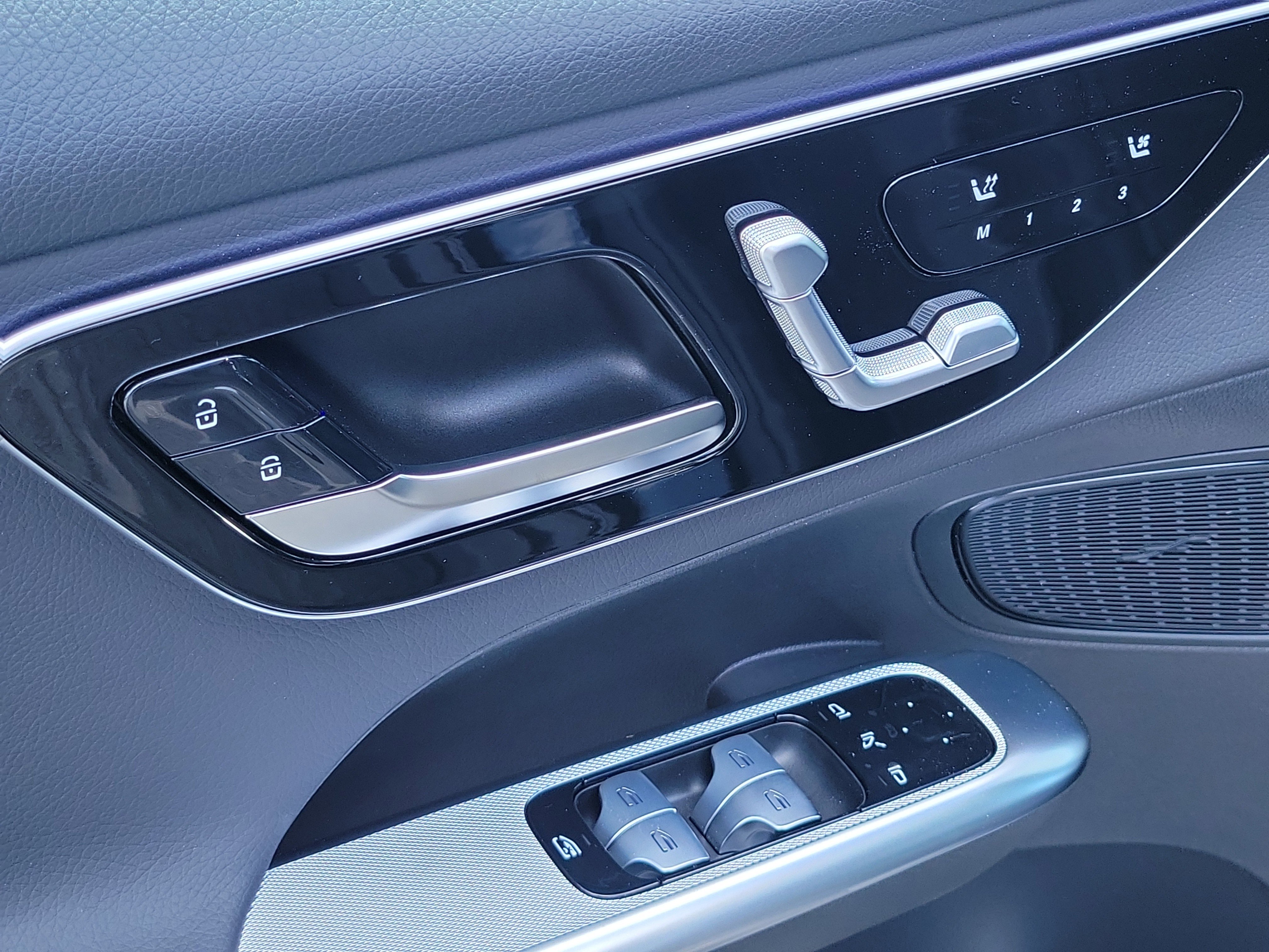 New 2026 Graphite Grey Metallic Mercedes-Benz GLC 300 image 19