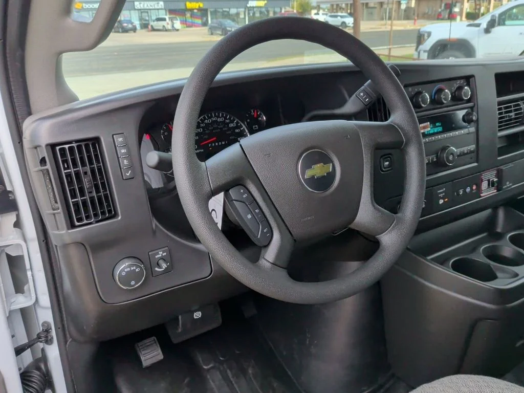 2025 Chevrolet Express Cargo Work Van - Photo 14