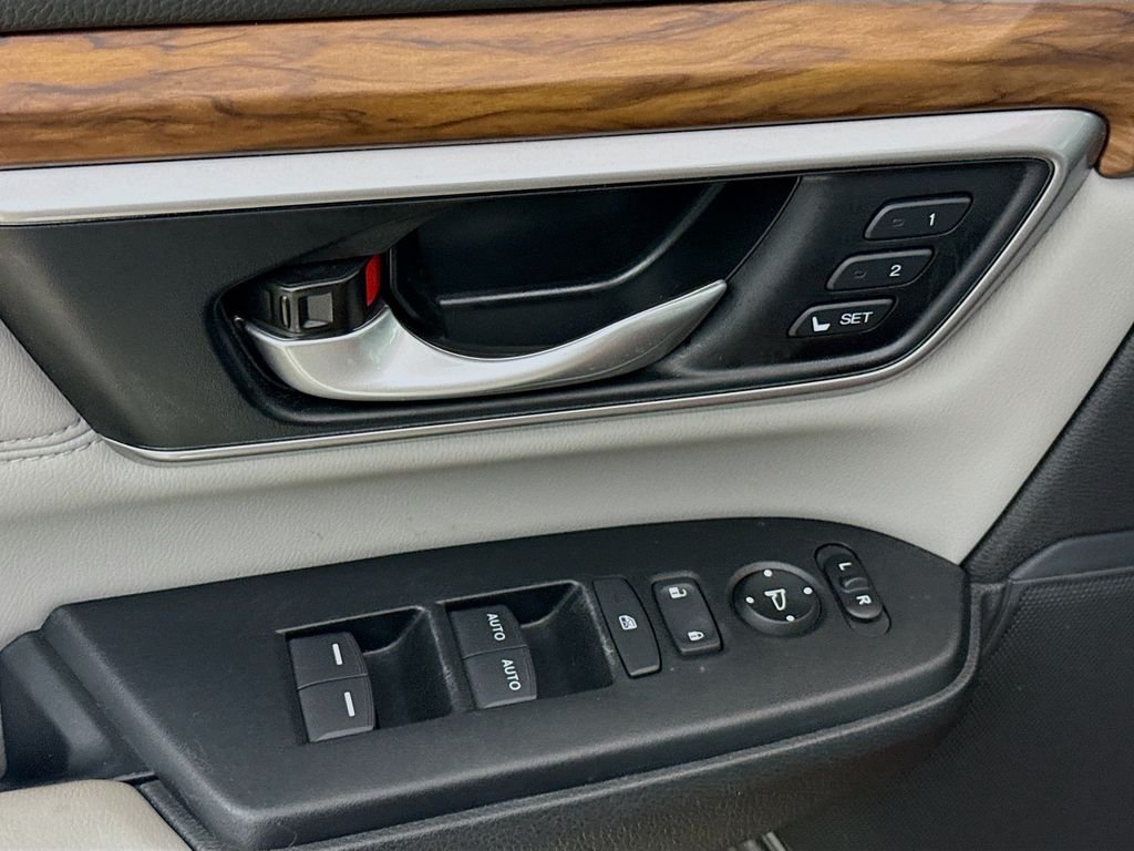 2022 Honda CR-V Touring - Photo 17