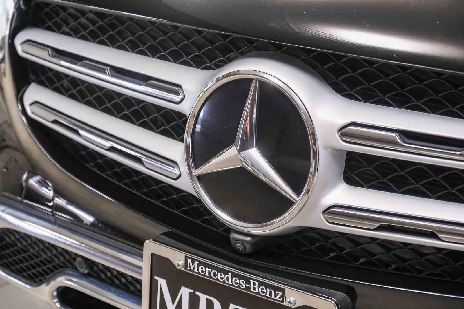Certified Used 2022 Black Mercedes-Benz GLC 300 image 13