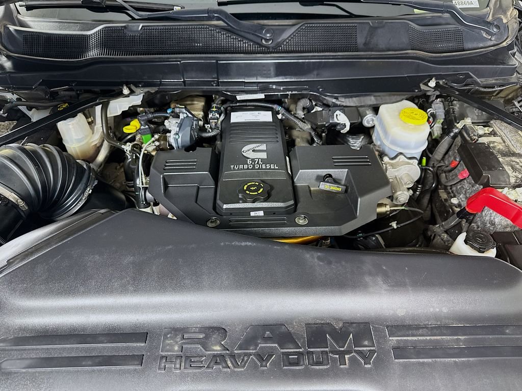 Used 2019 Diamond Black Crystal Pearlcoat Ram Laramie image 32