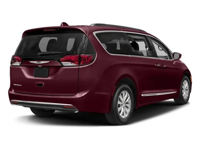 Used 2017 Velvet Red Pearlcoat Chrysler Limited image 2
