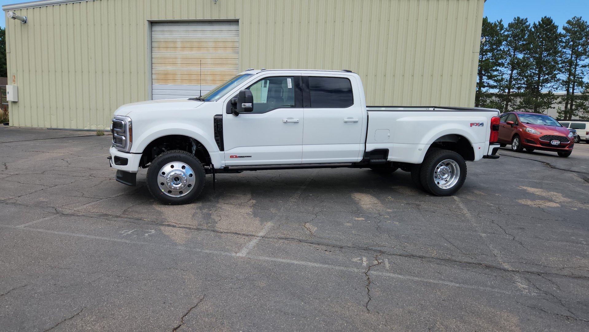 New 2026 Star White Metallic Tri-Coat Ford Platinum image 3