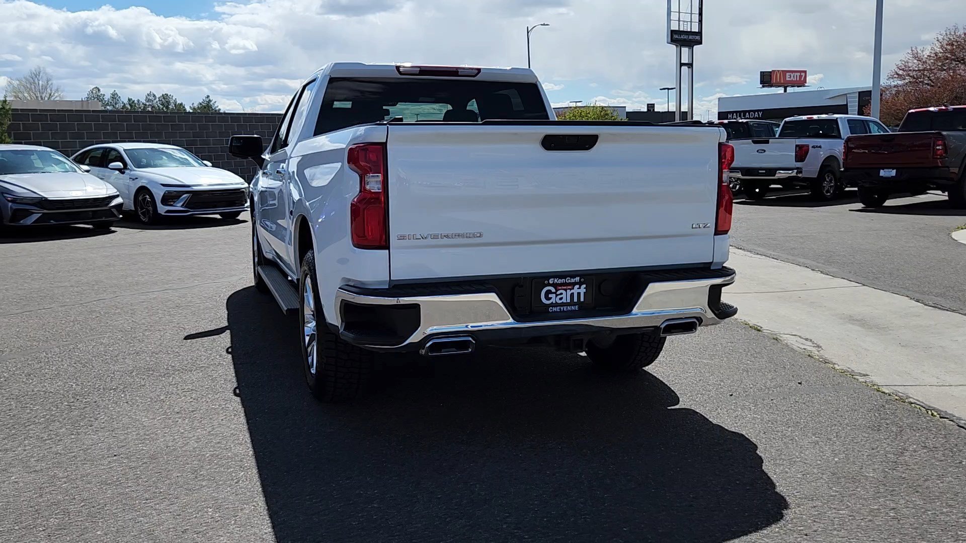 Used 2020 Summit White Chevrolet LTZ image 3