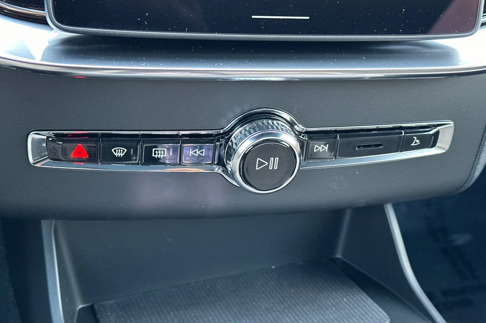 New 2026 Vapour Grey Volvo T8 Plus 7-Seater image 24