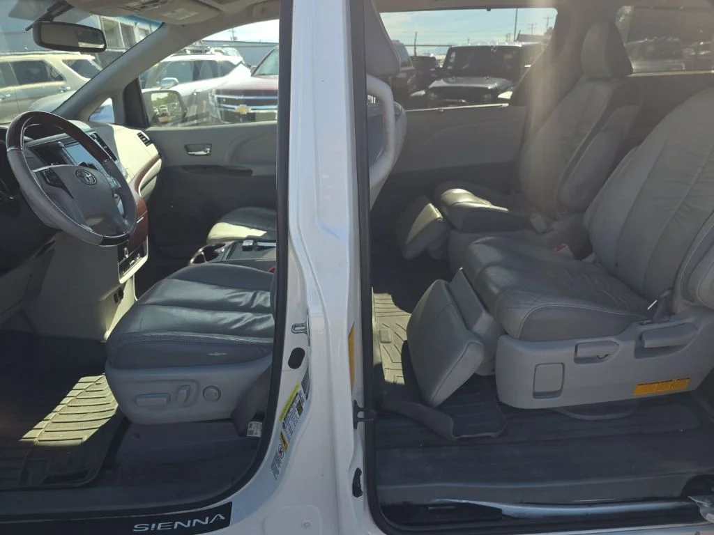 Used 2012 Blizzard Pearl Toyota Limited image 17