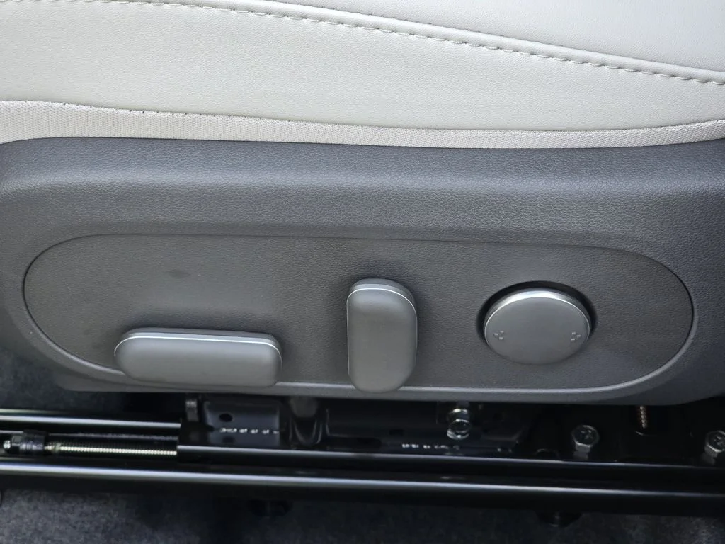New 2026 Red Hyundai SEL Premium image 17