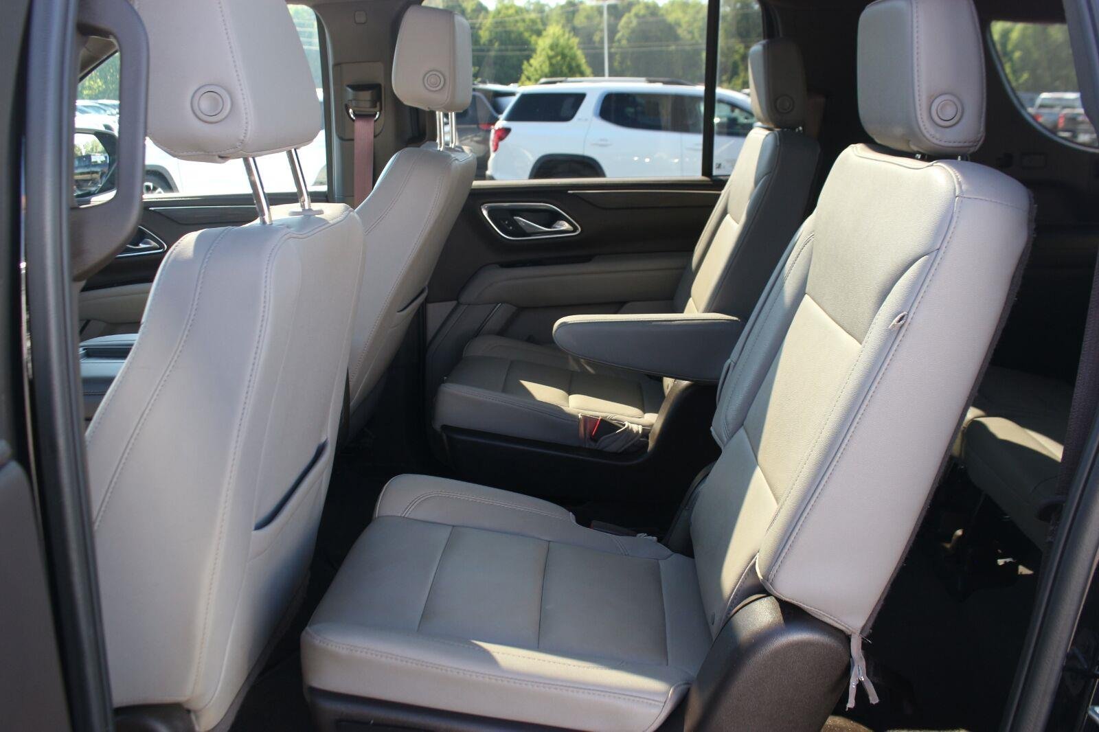 Used 2024 Black Chevrolet Z71 image 37