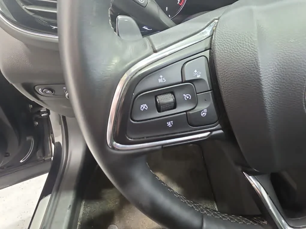 Used 2022 Ebony Twilight Metallic Buick Avenir image 18