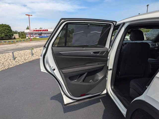 New 2026 Opal White Pearl Volkswagen 2.0T SE W/TECHNOLOGY image 13