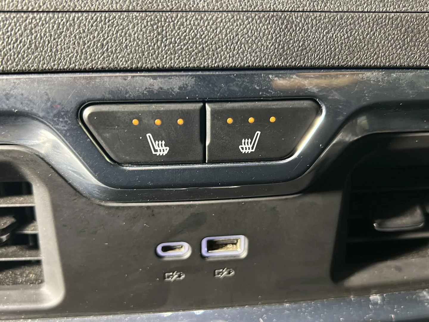Used 2025 Onyx Black GMC Denali image 39