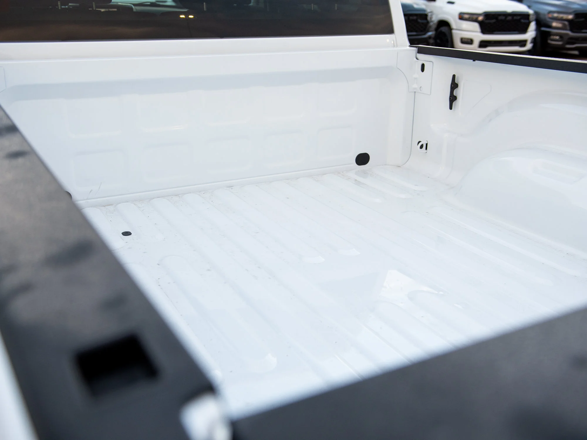 New 2027 White RAM Big Horn* Crew Cab 4x4, Level 1 Equip Group, Remote Start, 6.4L HEMI V8 image 8