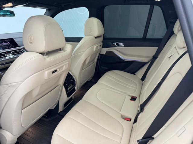Used 2021 Alpine White BMW sDrive40i image 41