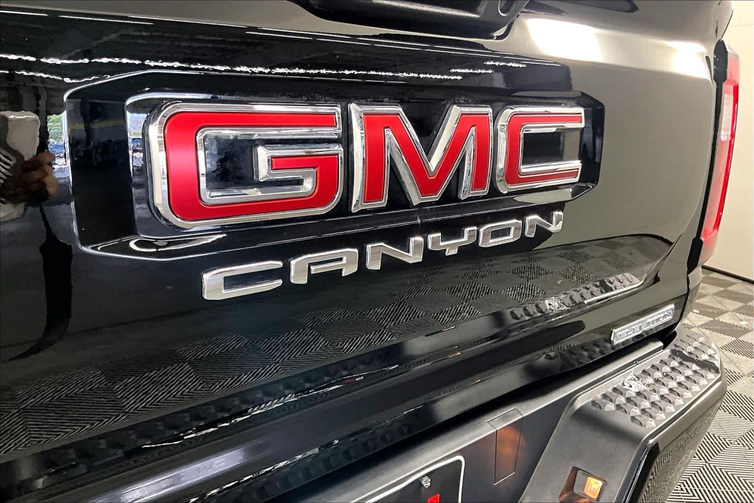 Used 2024 Onyx Black GMC 2WD Elevation image 29