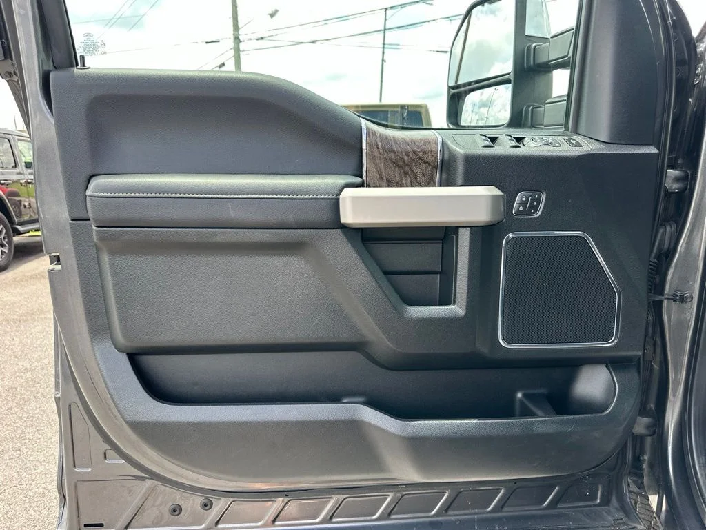 Used 2019 Gray Ford Lariat image 27