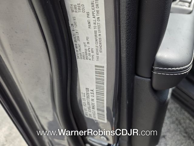 New 2026 Baltic Gray Metallic Clear-Coat Exterior Paint Jeep Limited image 16
