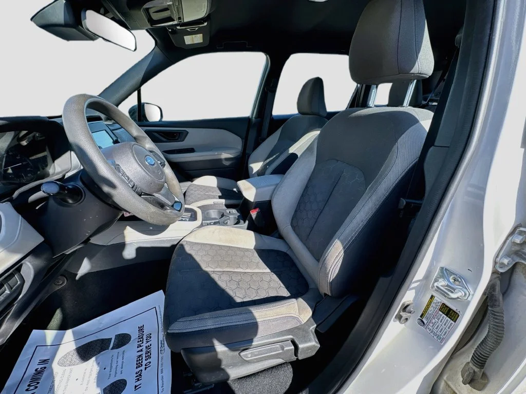 Used 2025 White Subaru Base image 24