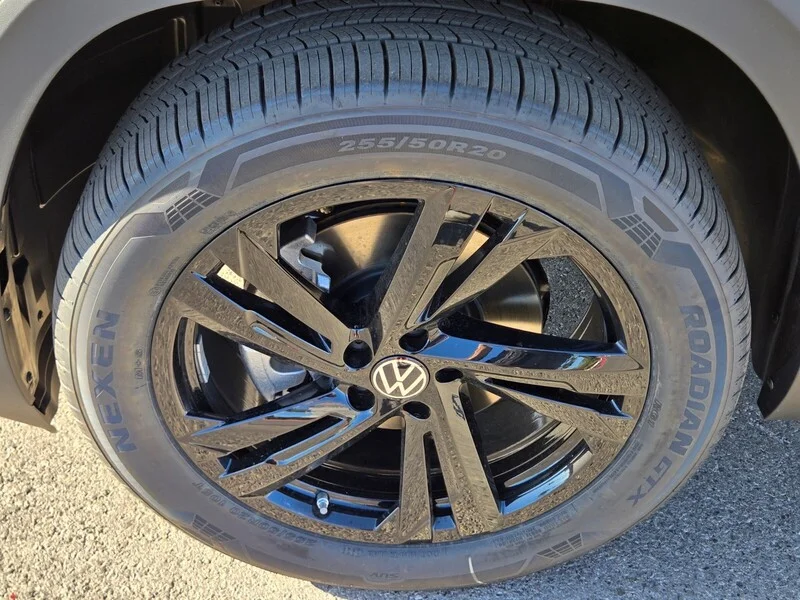 New 2026  Volkswagen 2.0T SEL R-Line Black image 5