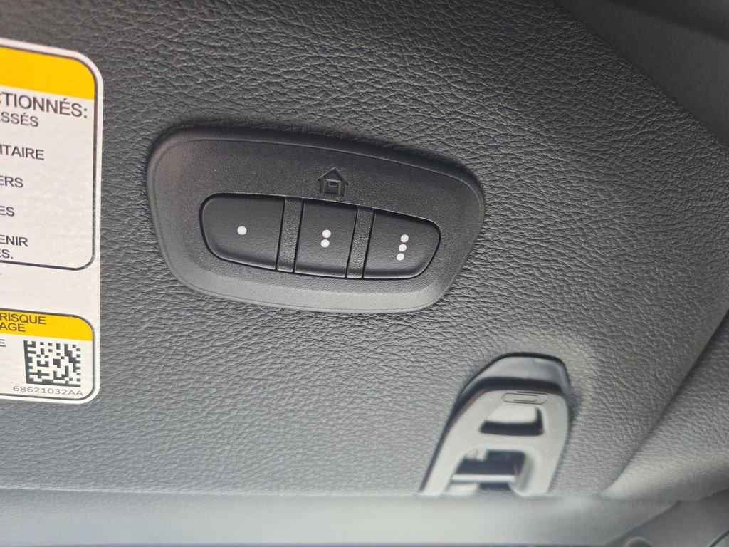 2025 Jeep Wrangler 4-Door Sahara - Photo 22