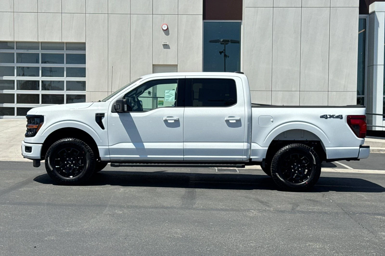 New 2026 Oxford White Ford XLT image 6