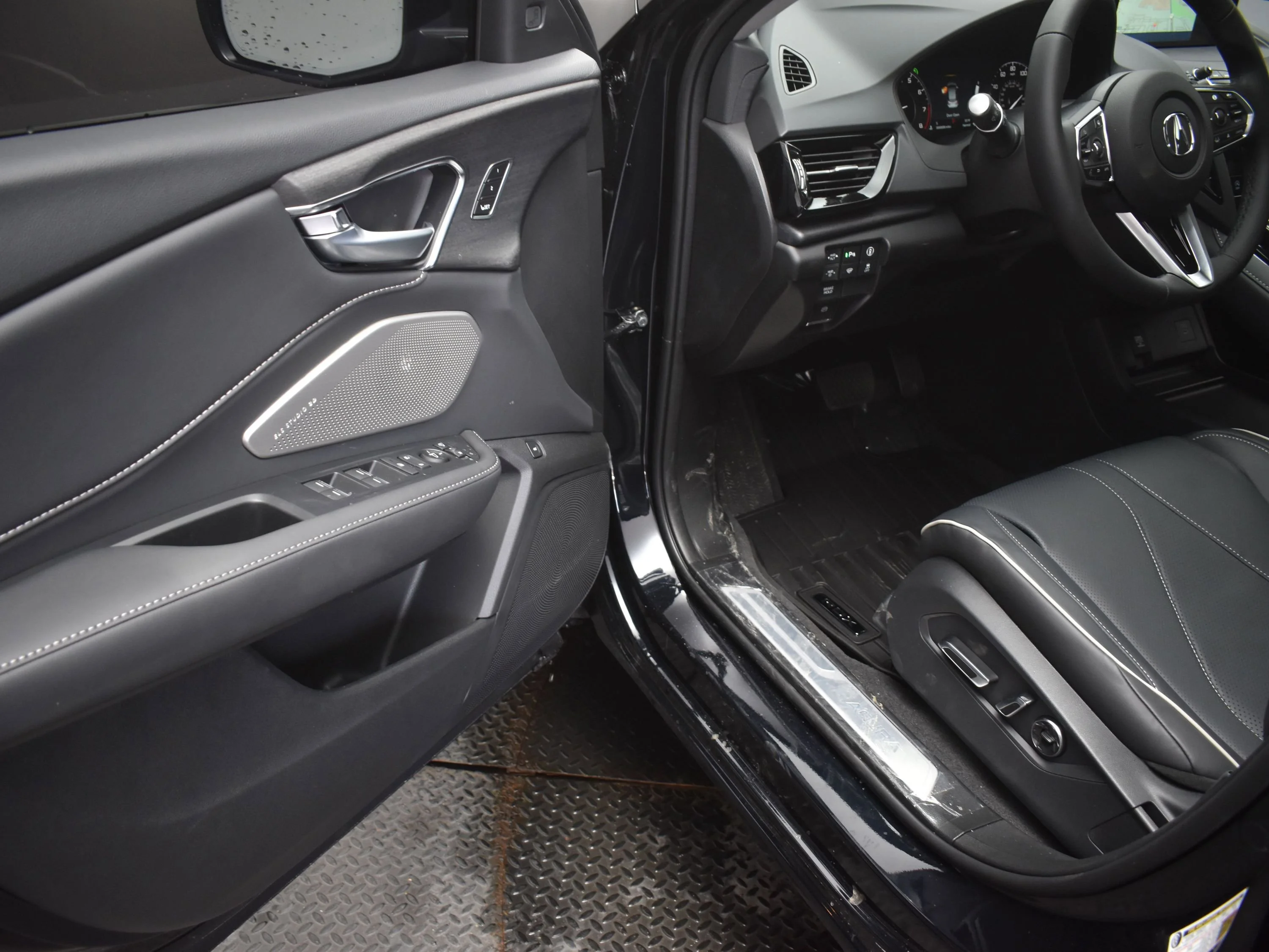New 2026 Majestic Black Pearl Acura w/Advance Package image 6