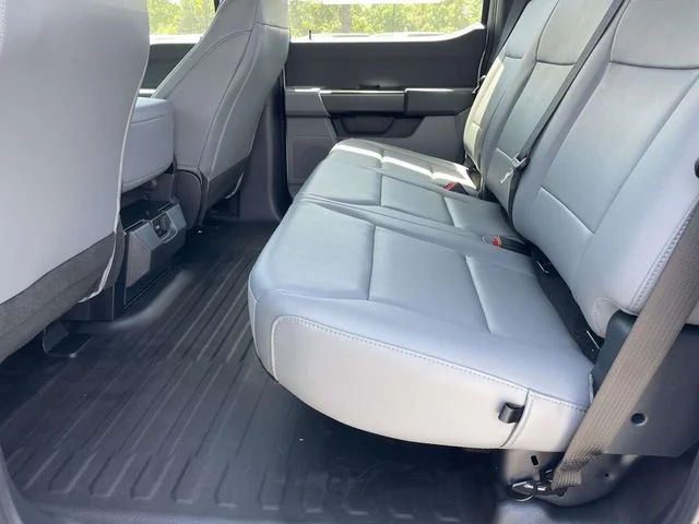 New 2026 Oxford White Ford XL image 9