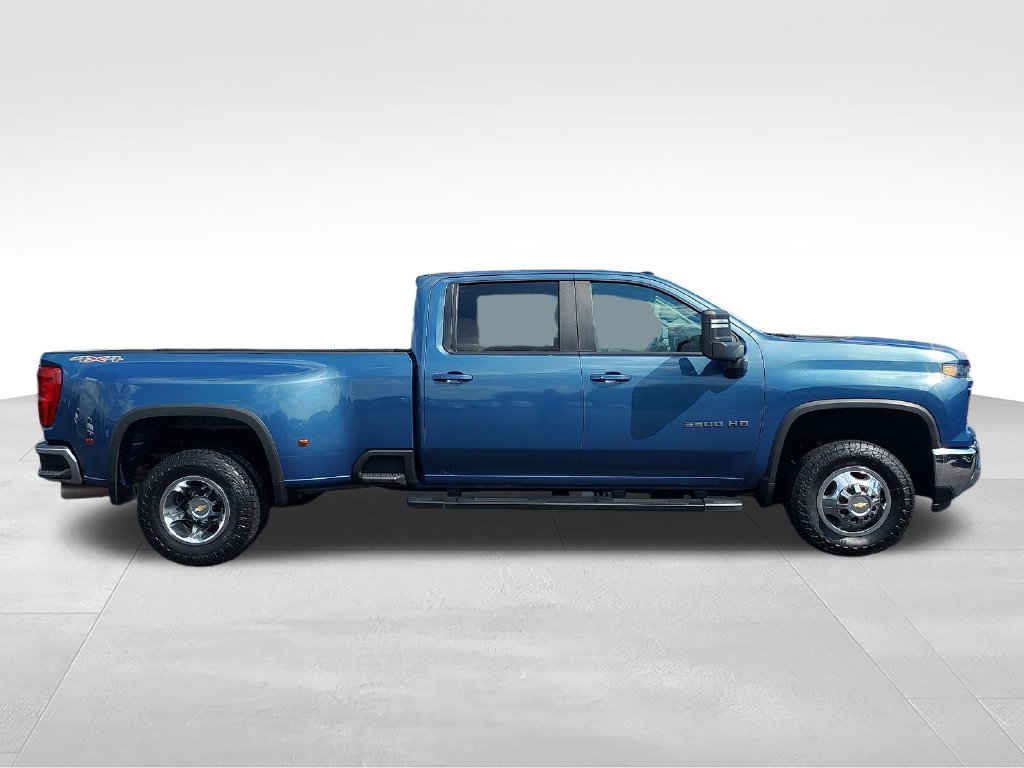 Used 2024 Blue Chevrolet LT image 6
