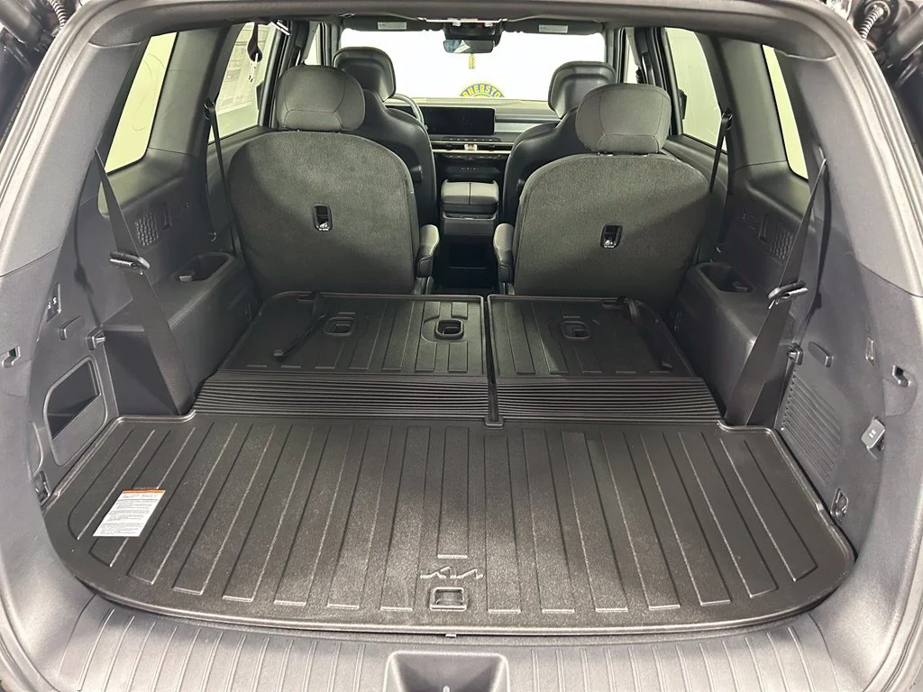 New 2027 Ebony Black Kia S image 21